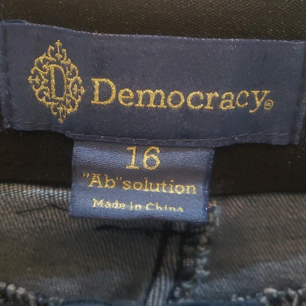 Nwt Size 16 and Democracy Women's Blue Jeans - Picture 4 of 13